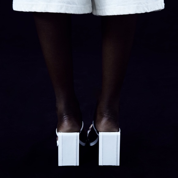 RARE Zara Minimalist Strappy Leather Heeled Sandal - Picture 3 of 16